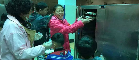  【爱心在行动】志愿服务,让爱传递--小学六年级回馈母校活动 