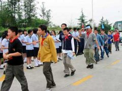 银都小学、石笋街小学、高新三小的同学到我校