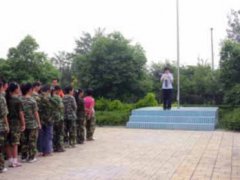 中学迎教师节学生献礼活动
