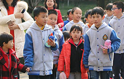  IB-PYP小学部 大手牵小手——迎接可爱的“小精灵” 